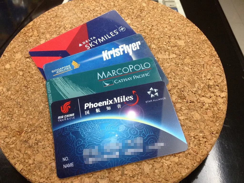 Read more about the article La genialidad financiera de los Programas de Viajero Frecuente: Un Análisis Detallado de las Monedas Virtuales de las Aerolíneas